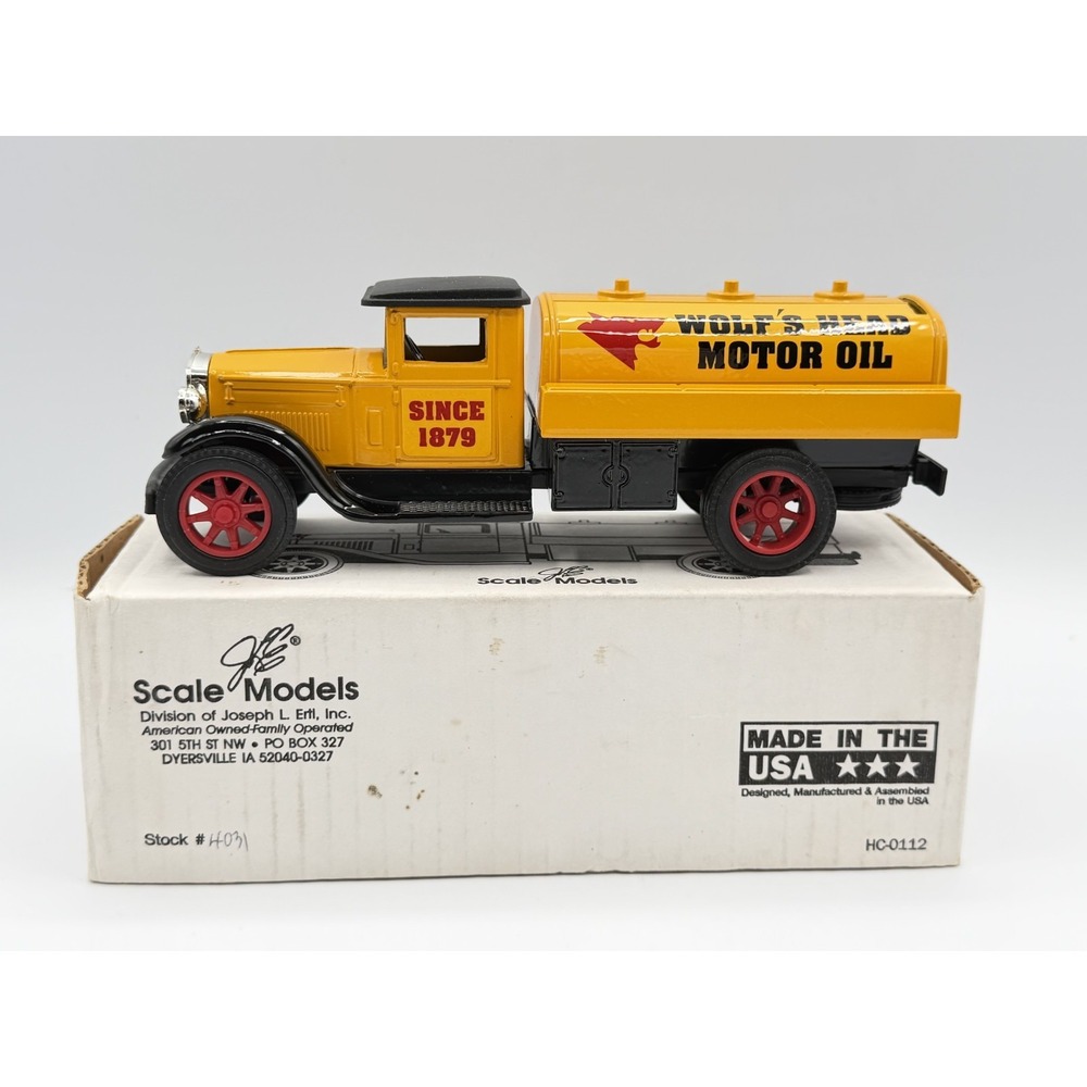 ERTL American Classic 1931 International Wolf's Head Tanker Bank 1992 USA